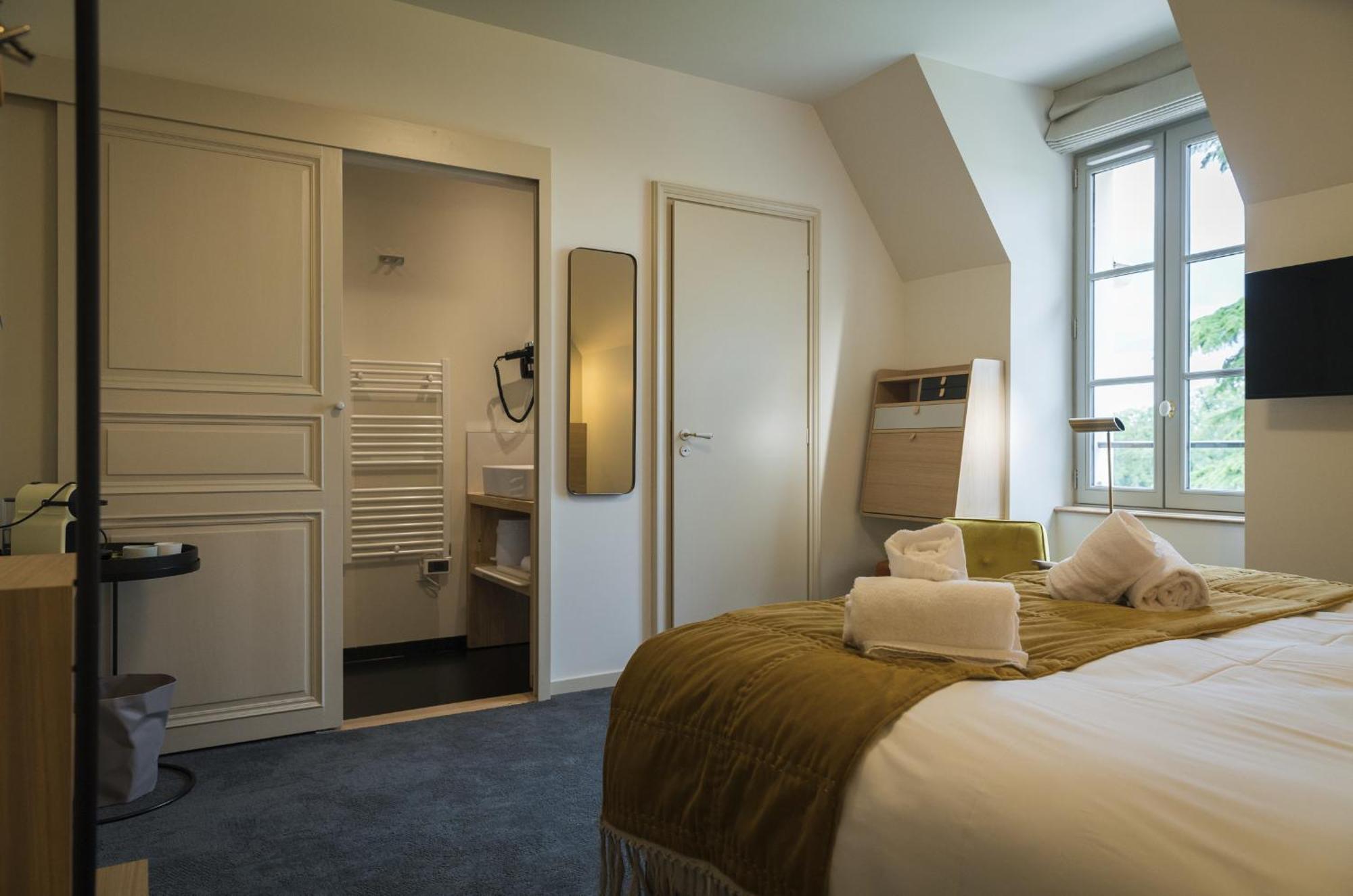 Domaine De L'Ecorcerie Hotel Fontaine-le-Comte Ngoại thất bức ảnh