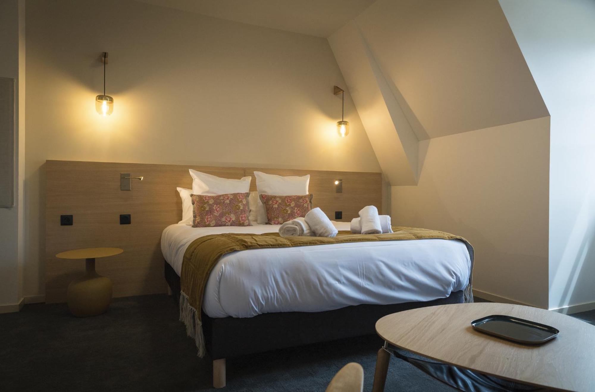 Domaine De L'Ecorcerie Hotel Fontaine-le-Comte Ngoại thất bức ảnh