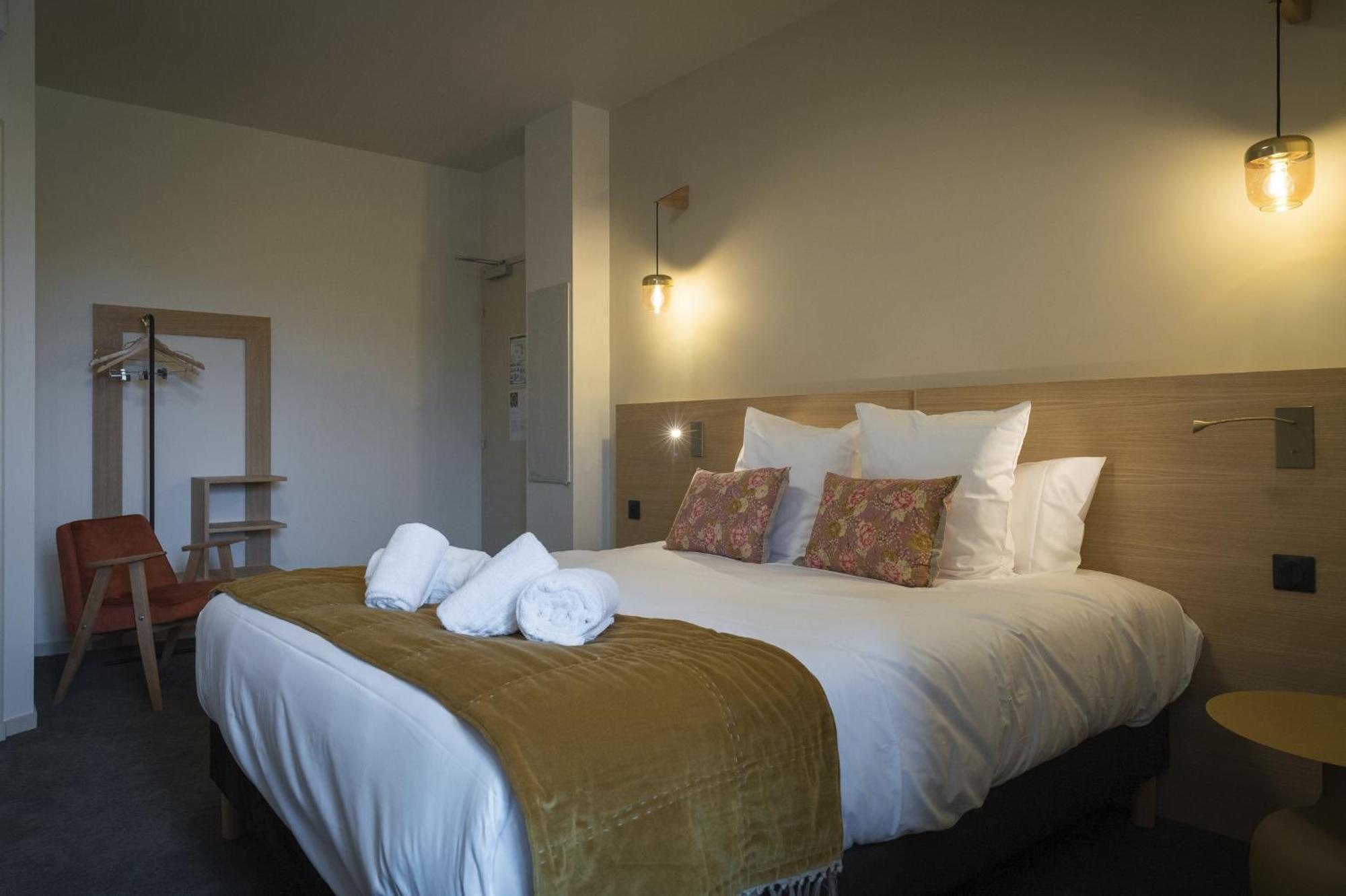 Domaine De L'Ecorcerie Hotel Fontaine-le-Comte Ngoại thất bức ảnh