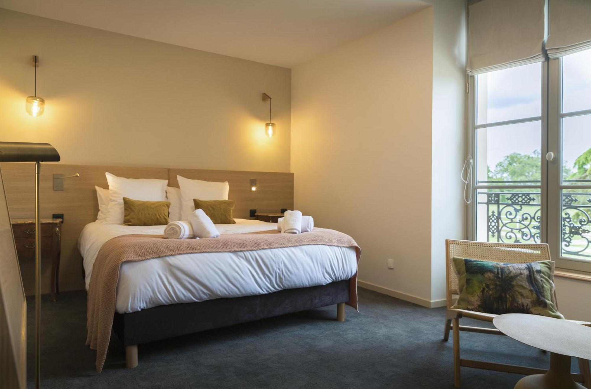 Domaine De L'Ecorcerie Hotel Fontaine-le-Comte Ngoại thất bức ảnh