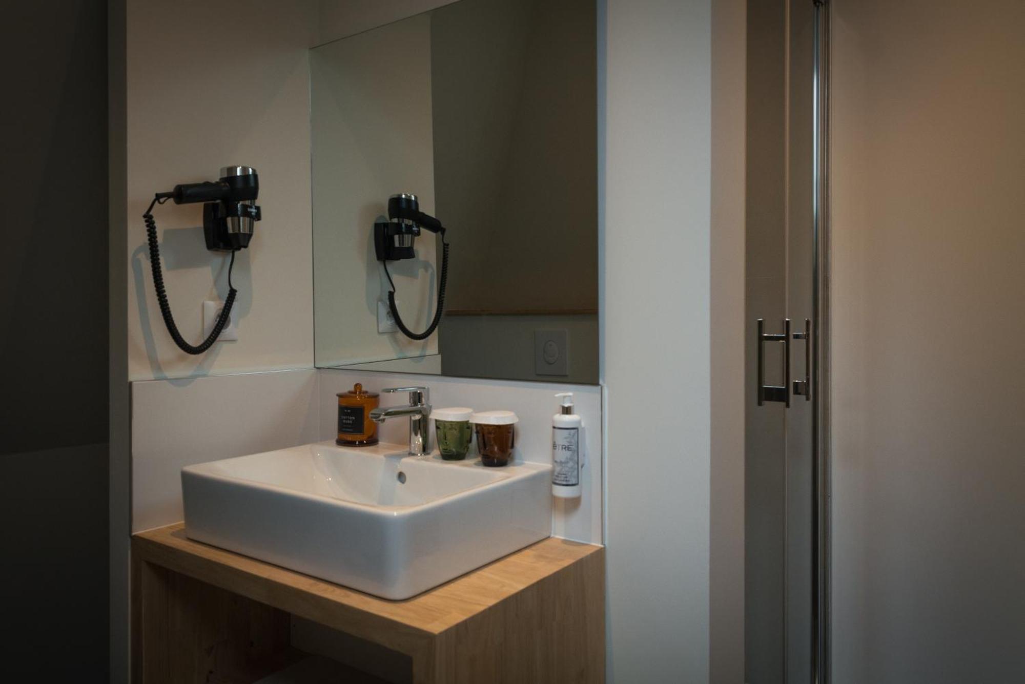 Domaine De L'Ecorcerie Hotel Fontaine-le-Comte Ngoại thất bức ảnh
