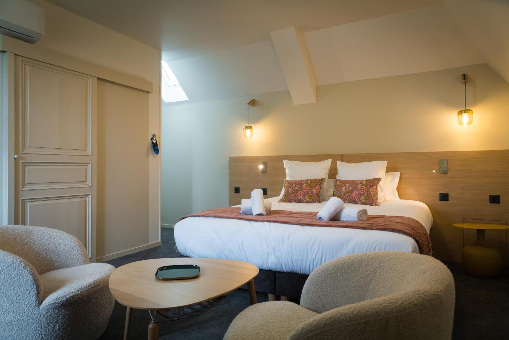 Domaine De L'Ecorcerie Hotel Fontaine-le-Comte Ngoại thất bức ảnh