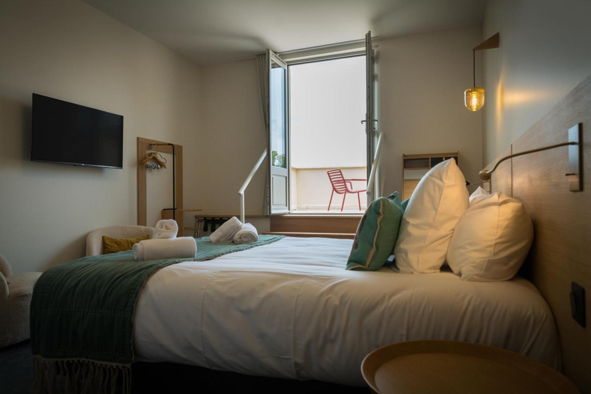 Domaine De L'Ecorcerie Hotel Fontaine-le-Comte Ngoại thất bức ảnh