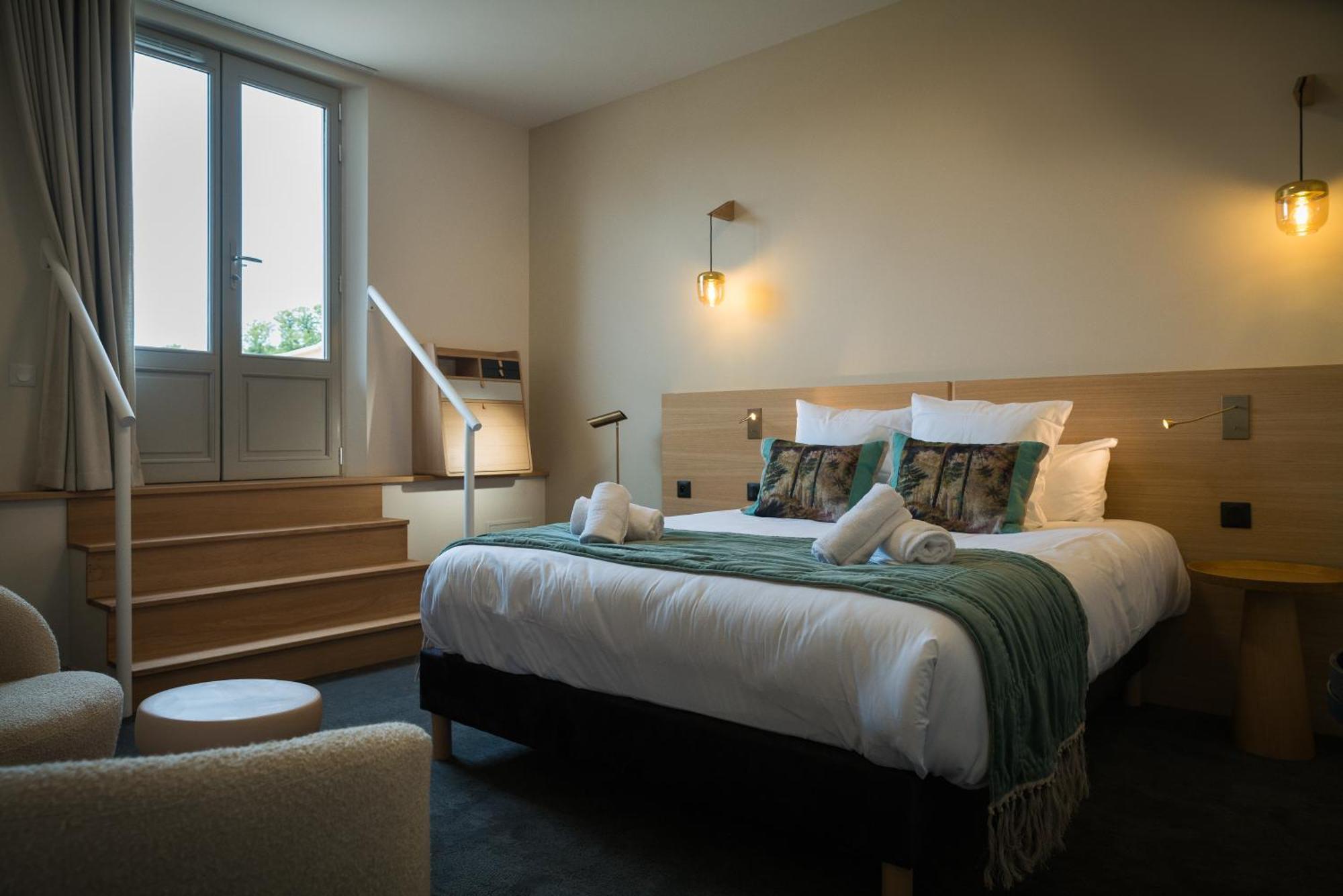 Domaine De L'Ecorcerie Hotel Fontaine-le-Comte Ngoại thất bức ảnh