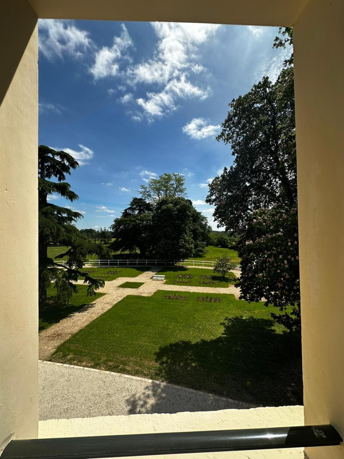 Domaine De L'Ecorcerie Hotel Fontaine-le-Comte Ngoại thất bức ảnh