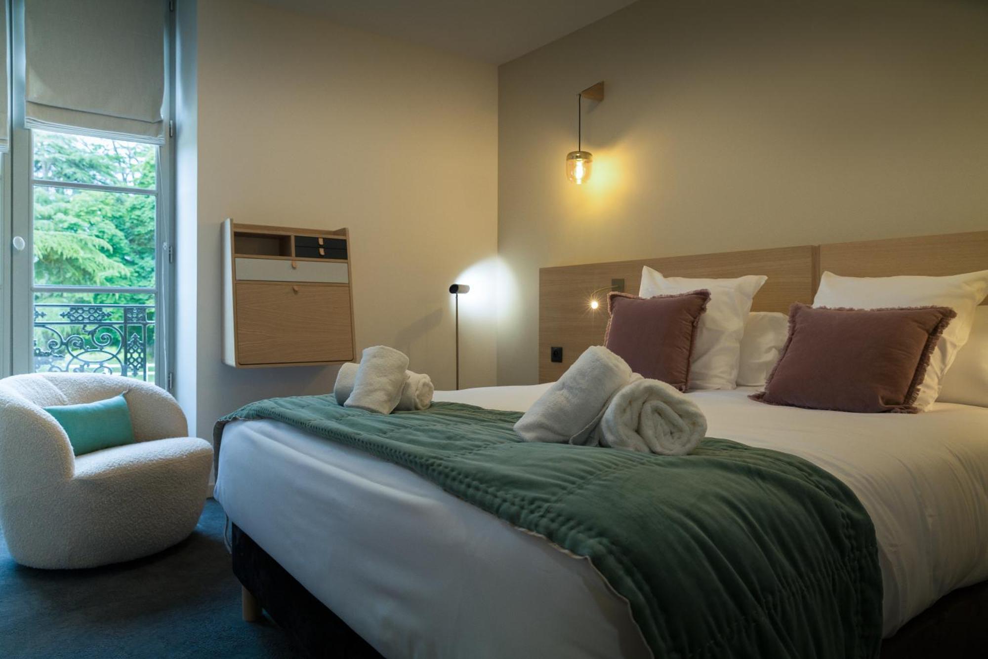 Domaine De L'Ecorcerie Hotel Fontaine-le-Comte Ngoại thất bức ảnh